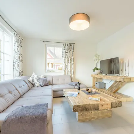 Traum Reethaus Am &ndash Mit Pool, Sauna & Yoga Hébergement de vacances *