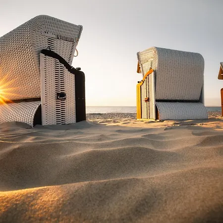 Traum Reethaus Am &ndash Mit Pool, Sauna & Yoga Hébergement de vacances *