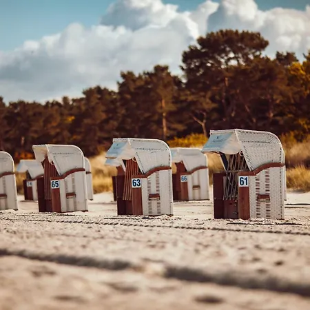 Traum Reethaus Am &ndash Mit Pool, Sauna & Yoga * Glowe