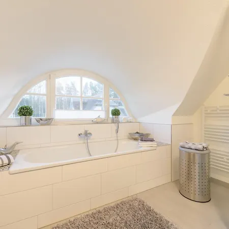 Traum Reethaus Am &ndash Mit Pool, Sauna & Yoga Hébergement de vacances *